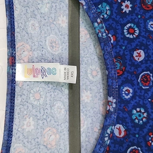 NEW LuLaRoe Floral Print Blue T-Shirt Size XXS - Picture 4 of 7